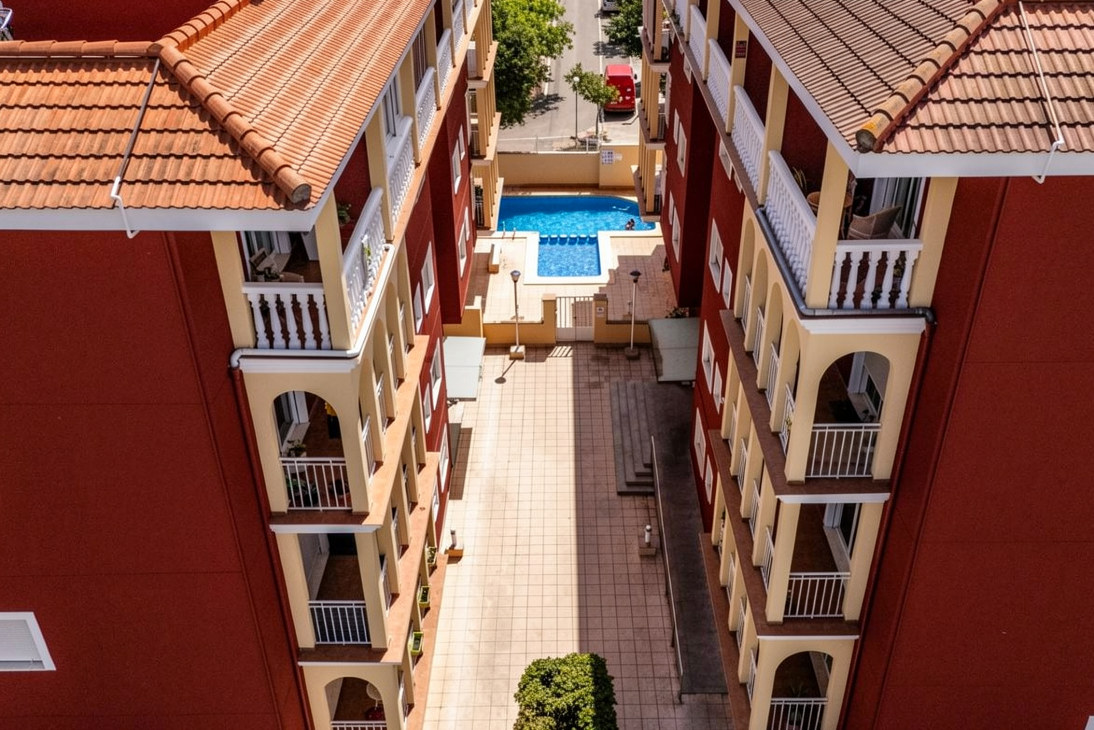 Appartement lumineux dans un quartier résidentiel calme à Pedreguer.